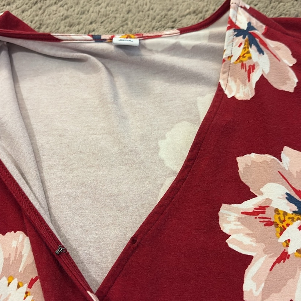 Old Navy Red floral wrap dress v neck stretch with sleeves - Picture 11 of 13